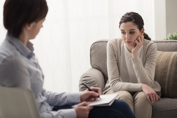 В каких случаях следует посещать психотерапевта?