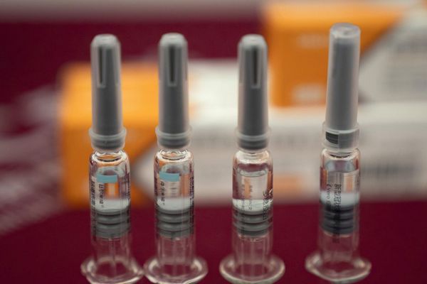 Естественный иммунитет от Covid-19 не безопаснее вакцины