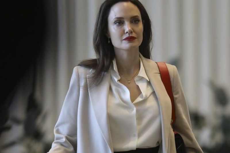 Стиль «нюд»: Анджелина Джоли в стильном образе выступила на заседании Генассамблеи ООН