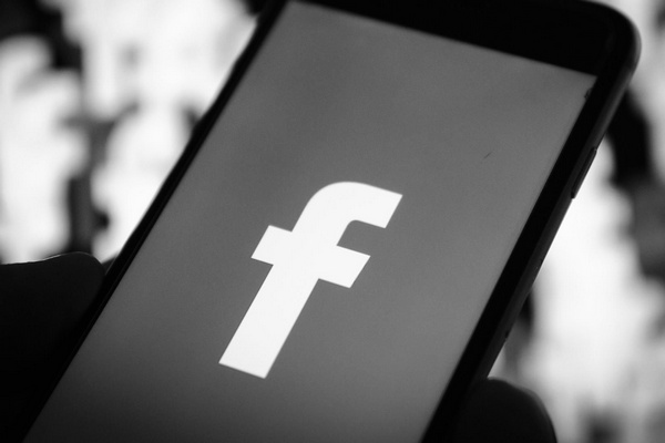 Facebook будет уговаривать пользователей разрешить сбор данных для рекламы