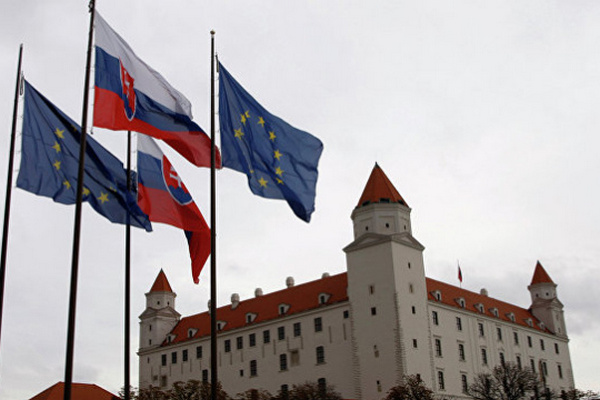 Словакия вводит двухнедельный карантин для путешествующих