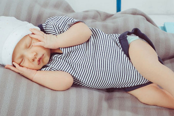 Пробуждения от перевозбуждения: Как уложить ребенка спать