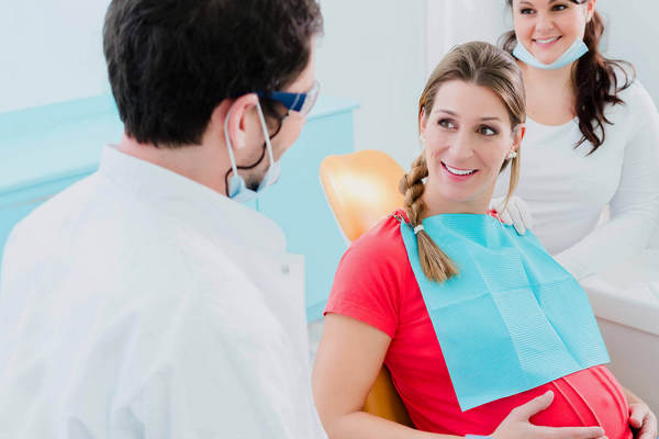 Обследование у стоматолога при беременности
