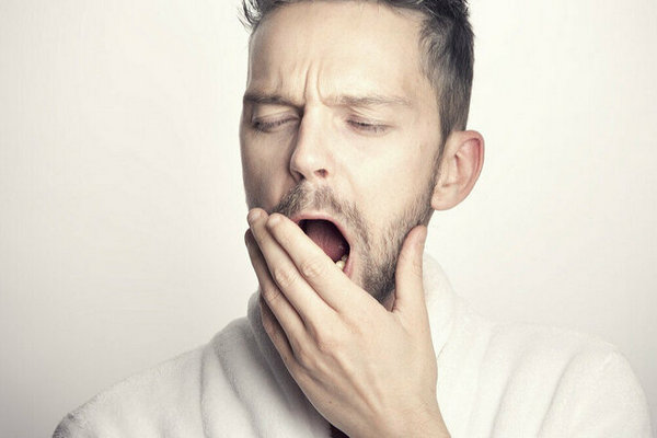 Советы врача: как зевать правильно и комфортно