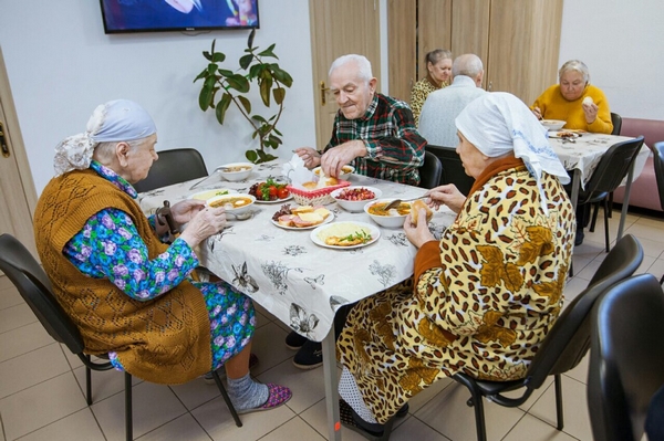 Проживание в частном доме престарелых: особенности и цены