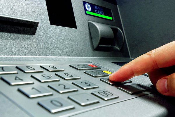 Названы причины, почему банкомат не выдает деньги