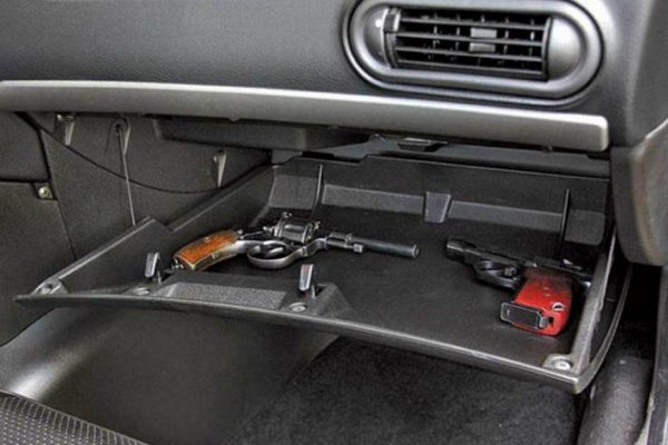 Водителям рассказали, как правильно перевозить оружие в автомобиле