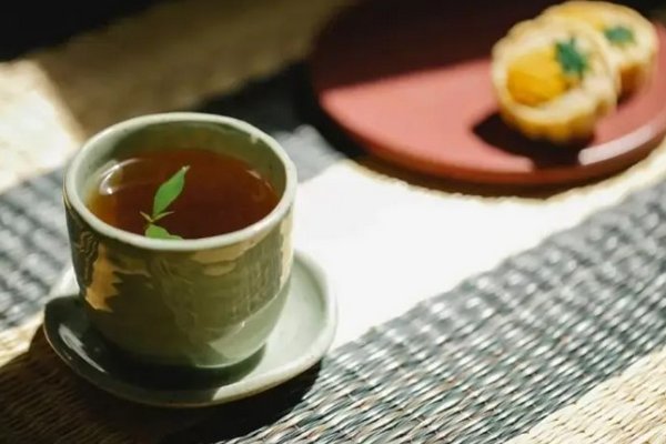 Похудеть и успокоиться: 4 причины пить чай с мятой