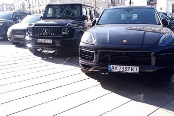 Из Украины массово вывозят автомобили